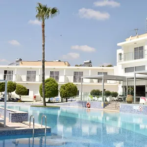 Fedrania Gardens Ajía Nápa